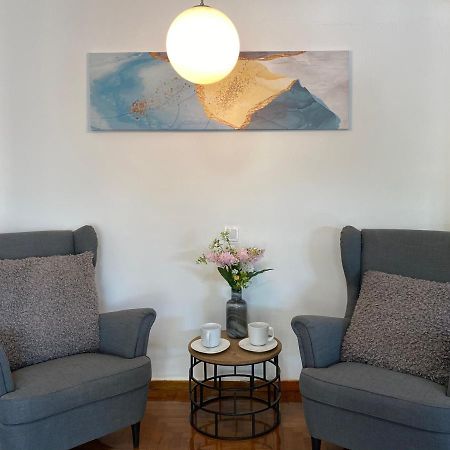 Galaxy Home Spacious & Renovated Apartment Aten Exteriör bild